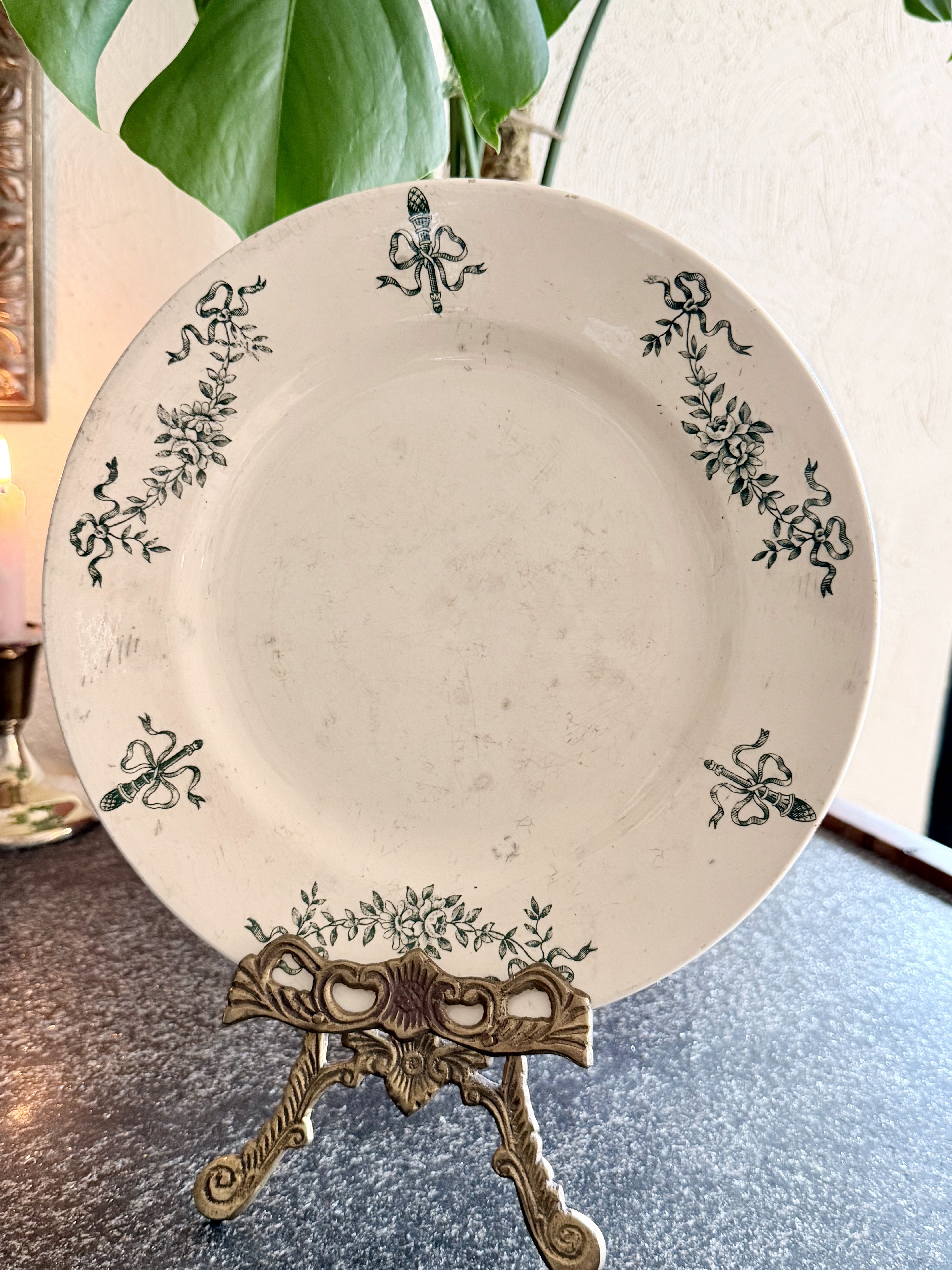 Antique Terre de Fer Green Ribbon Plate
